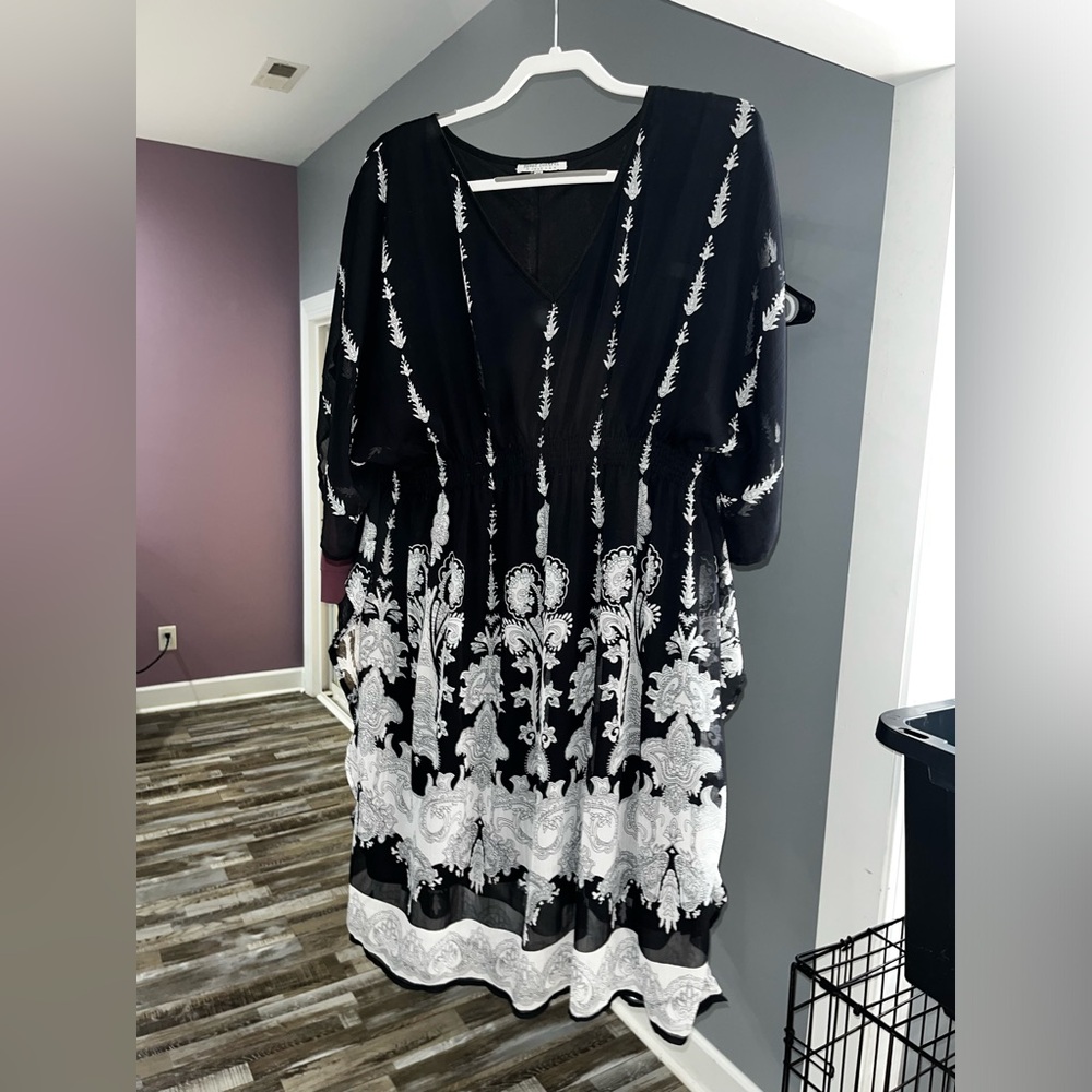 Black and white flowy dress 1X